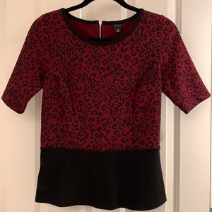Ann Taylor Peplum Top Cranberry Oxblood Leopard w/ gold zip back Sz XS EUC! 🍷🖤